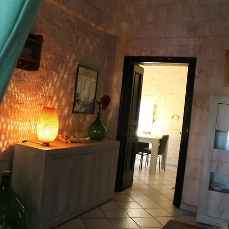 Trullo Sette Tindenule 別荘 チステルニーノ