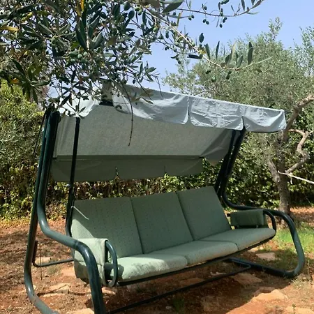 別荘 Trullo Sette Tindenule チステルニーノ